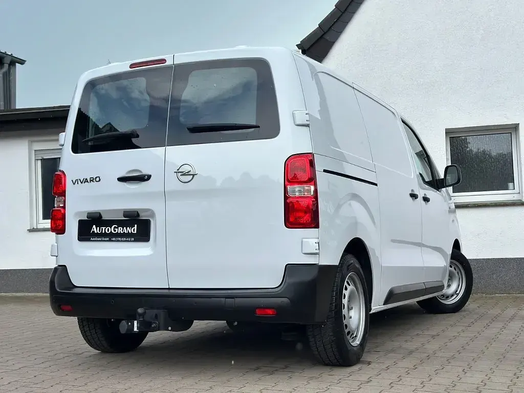 Gebraucht Opel Vivaro-e Combi Edition 120 PS (88 kW) 2023 Weiß Van / Kleinbus