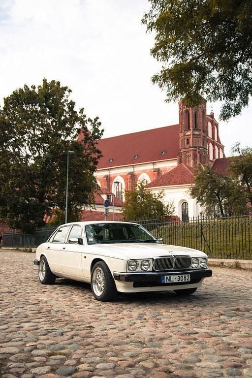 Weiß Gebraucht 1992 Jaguar XJ6 Limousine | 8.500 € - Bild 1/4