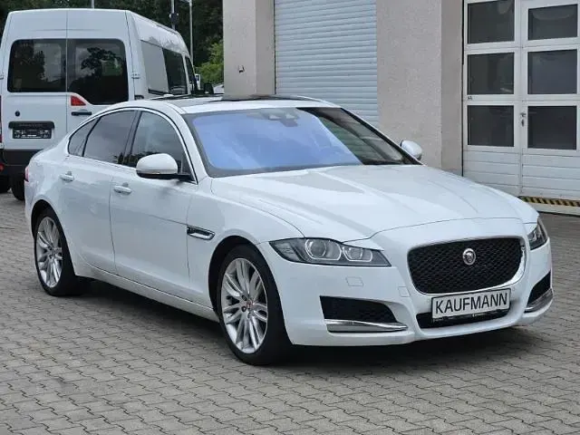 Gebraucht Jaguar XF 344 PS (253 kW) 2017 Weiss Limousine