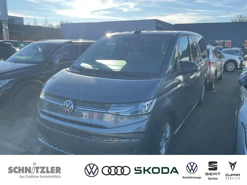 Gebraucht VW Multivan Life 150 PS (110 kW) 2025 Grau Van / Kleinbus