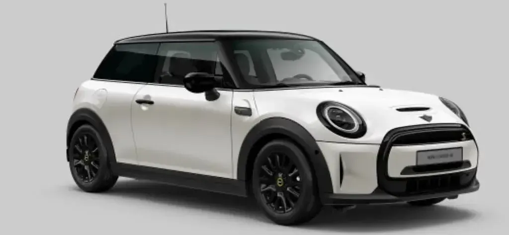 Gebraucht Mini Cooper SE 135 kW (184 PS) 2023 Nanuq white metallic Kleinwagen