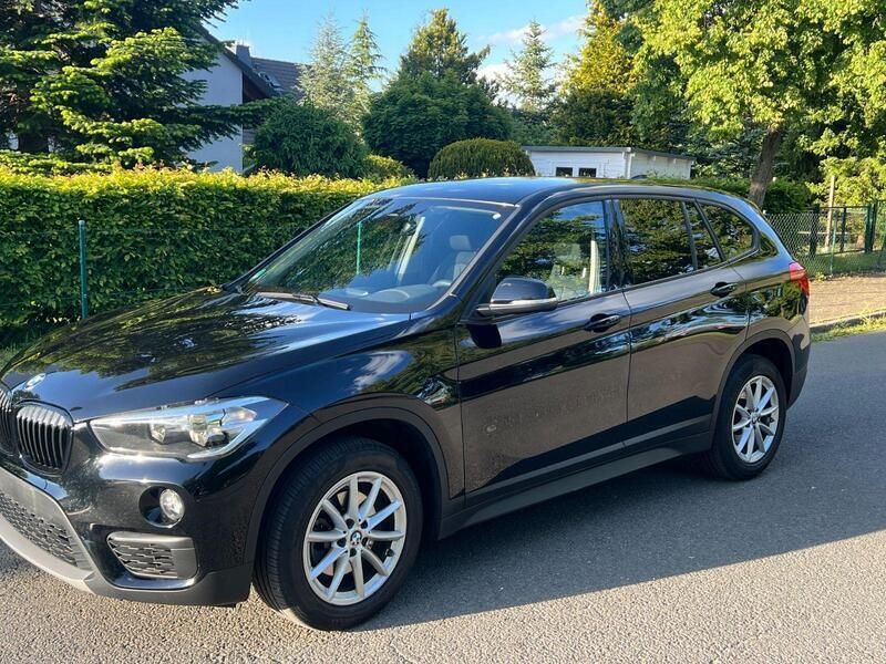 Schwarz Gebraucht 2019 BMW X1 Advantage SUV | 20.700 € (Guter Preis) - Bild 1/4