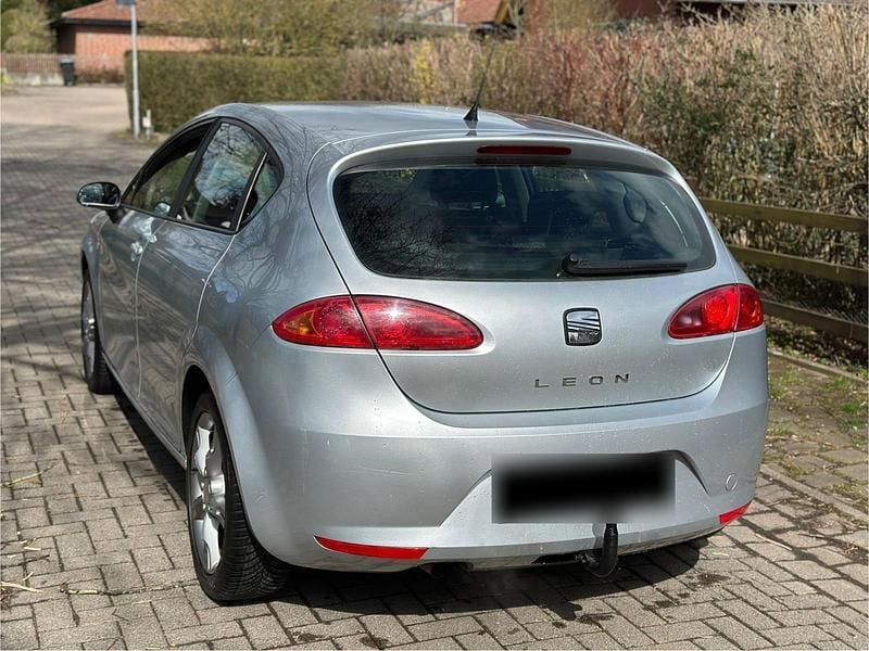 Second-hand Seat Leon 102 CP (75 kW) 2008 Argintiu Hatchback