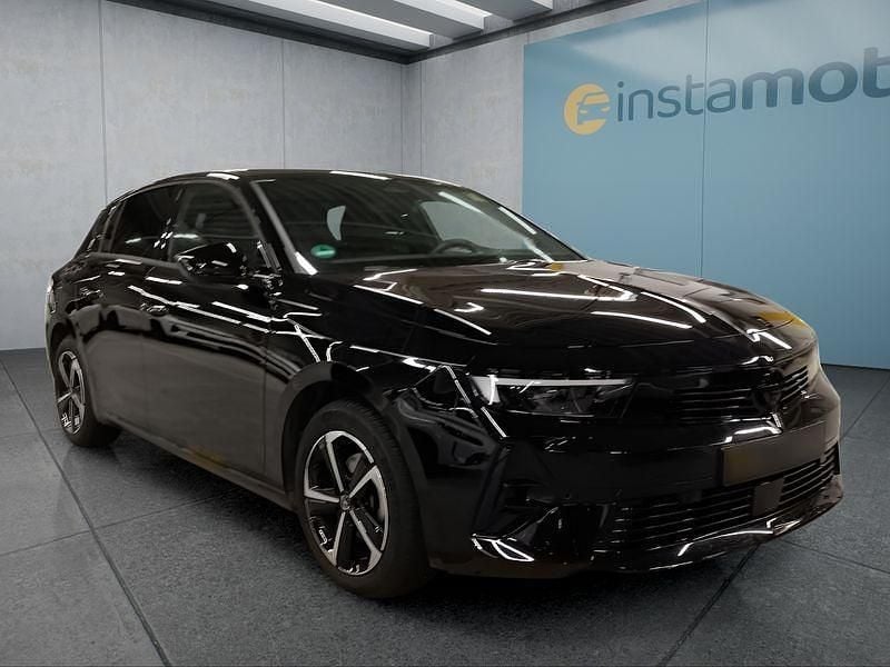 Gebraucht Opel Astra 131 PS (96 kW) 2025 Schwarz Limousine