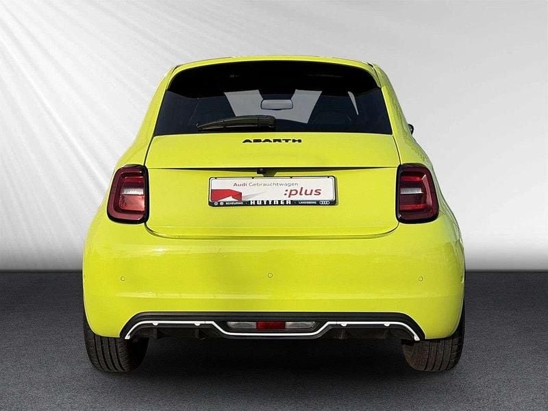 Second-hand Abarth 500 114 kW (155 CP) 2025 Verde Berlinǎ