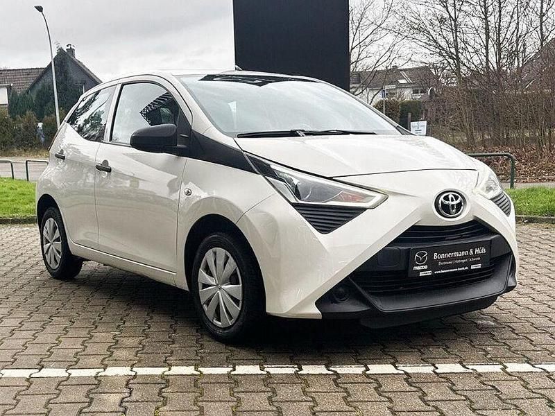 Gebraucht Toyota Aygo 72 PS (52 kW) 2018 Weiß Kleinwagen