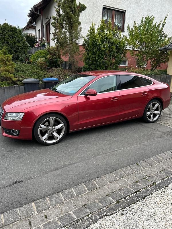 Rot Gebraucht 2010 Audi A5 Sportback Ambiente Coupé | 8.300 € (Fairer Preis) - Bild 1/4