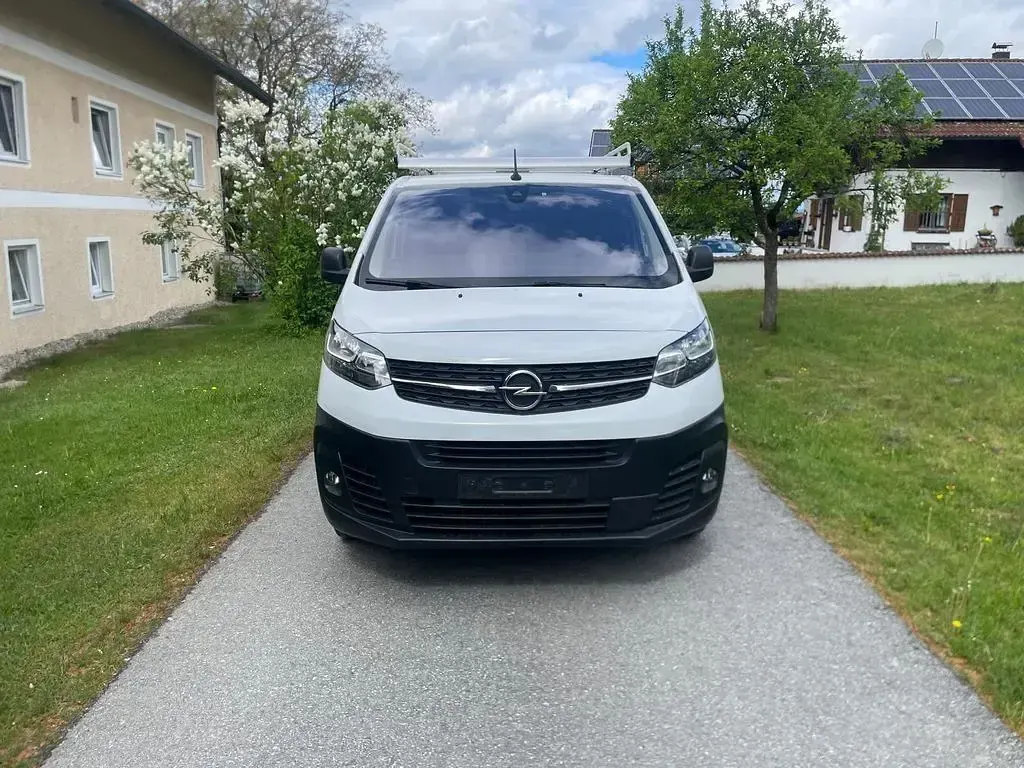 Usata Opel Vivaro Edition 144 CV (105 kW) 2024 Bianco Monovolume