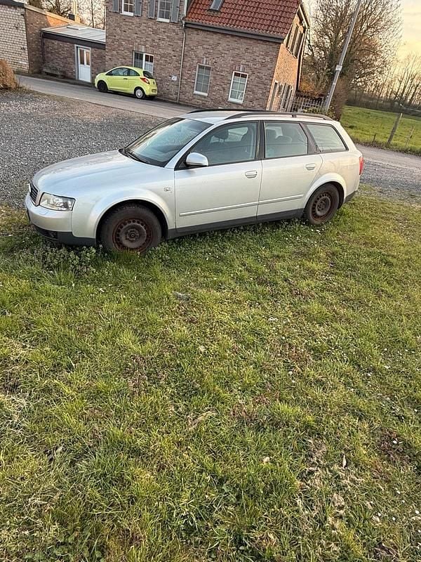 Gebraucht Audi A4 131 PS (96 kW) 2001 Silber Kombi