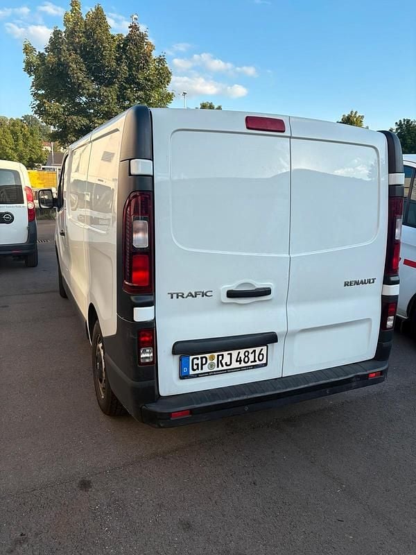 Weiß Gebraucht 2018 Renault Traffic Van / Kleinbus | 11.250 € - Bild 1/3