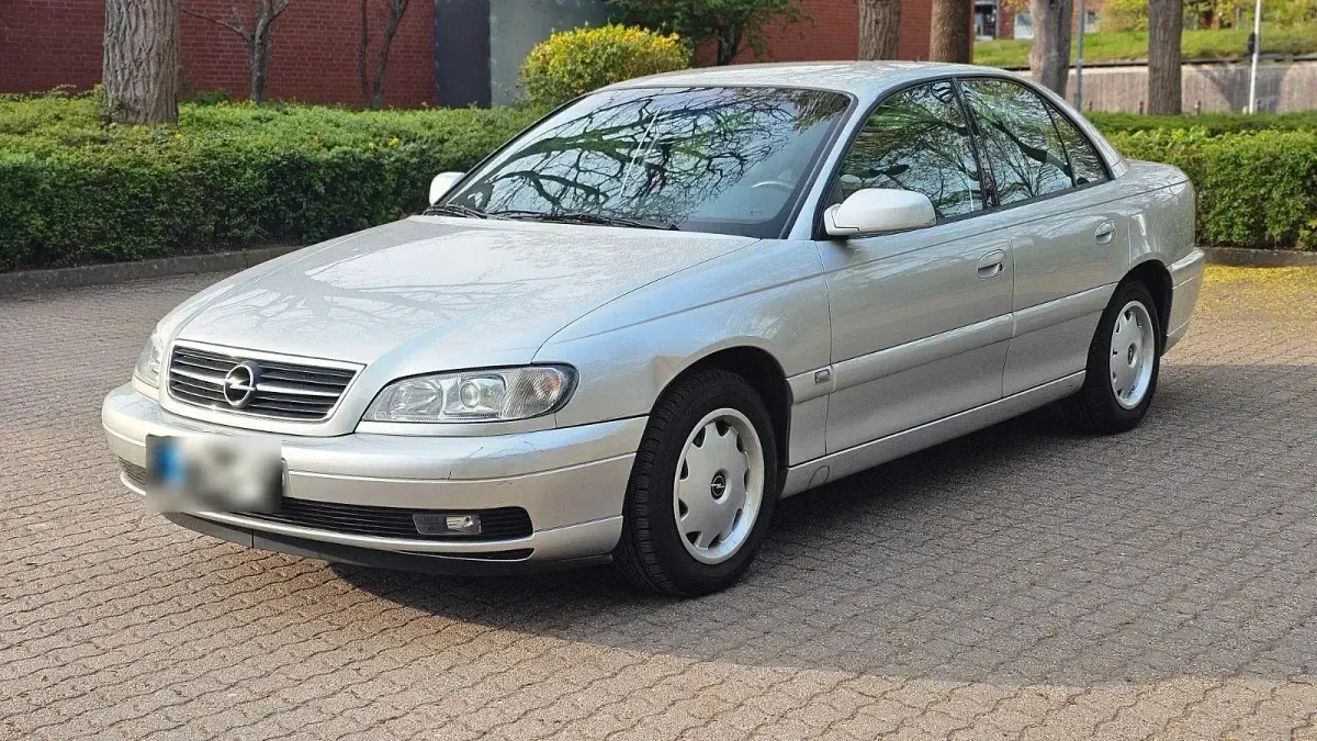 Gebraucht Opel Omega Selection 144 PS (105 kW) 2002 Silber Limousine