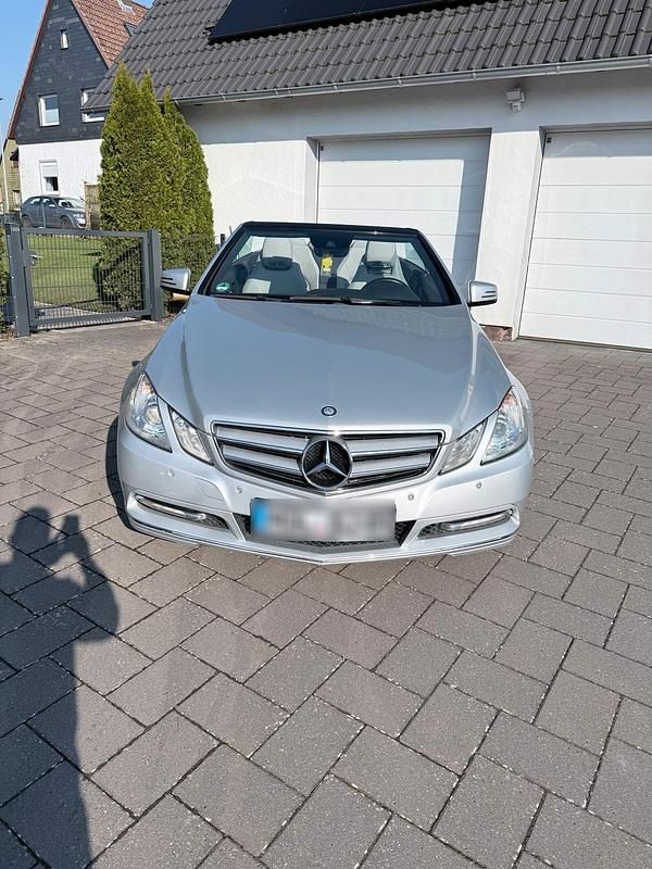 Gebraucht Mercedes E220 170 PS (125 kW) 2012 Silber Cabrio