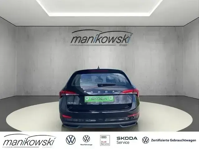 Gebraucht Skoda Scala Clever 110 PS (80 kW) 2023 Schwarzmagic perleffekt Kleinwagen