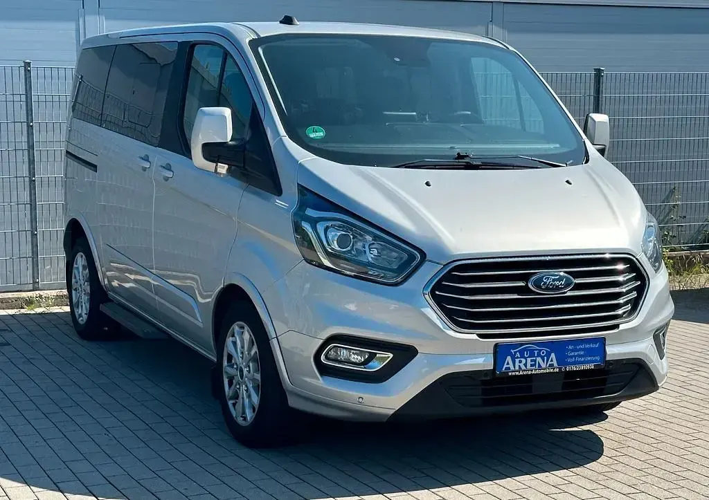 Usata Ford Tourneo 131 CV (96 kW) 2023 Argento Monovolume