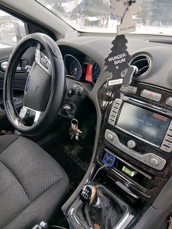 Grau Gebraucht 2009 Ford Mondeo Kombi | 3.000 € - Bild 1/4