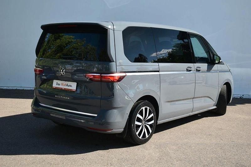 Gebraucht VW Multivan 204 PS (150 kW) 2024 Grau Van
