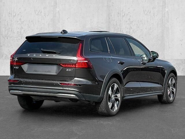 Gebraucht Volvo V60 CC Plus 250 PS (183 kW) 2024 Grau Kombi