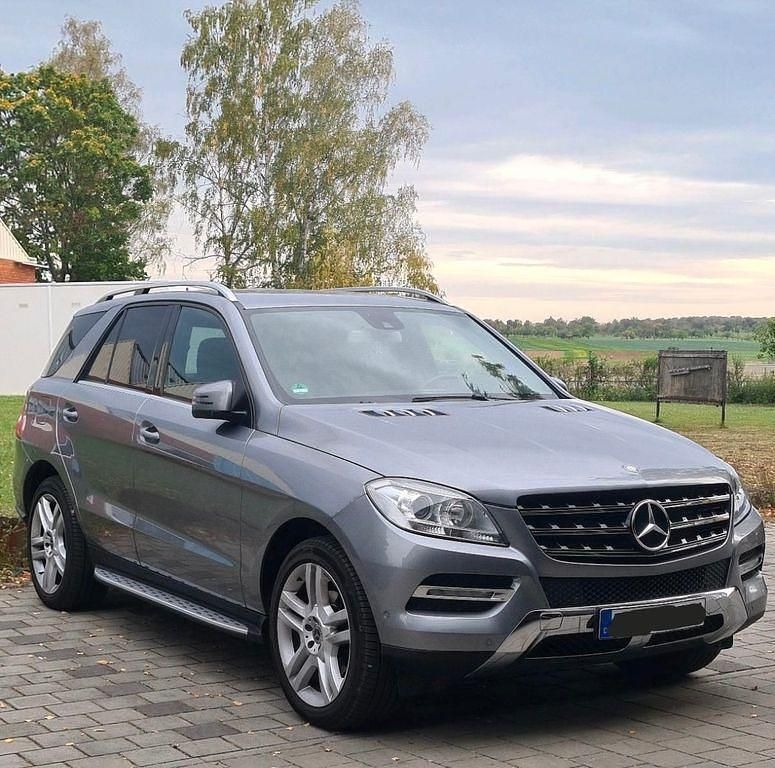 Gebraucht Mercedes ML350 258 PS (189 kW) 2012 Grau SUV