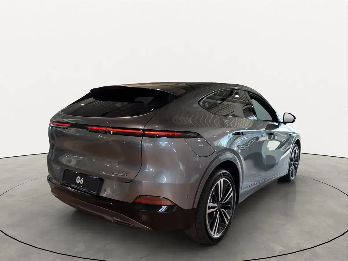 Neu XPENG G6 AWD Performance 350 kW (476 PS) 2026 Grau SUV
