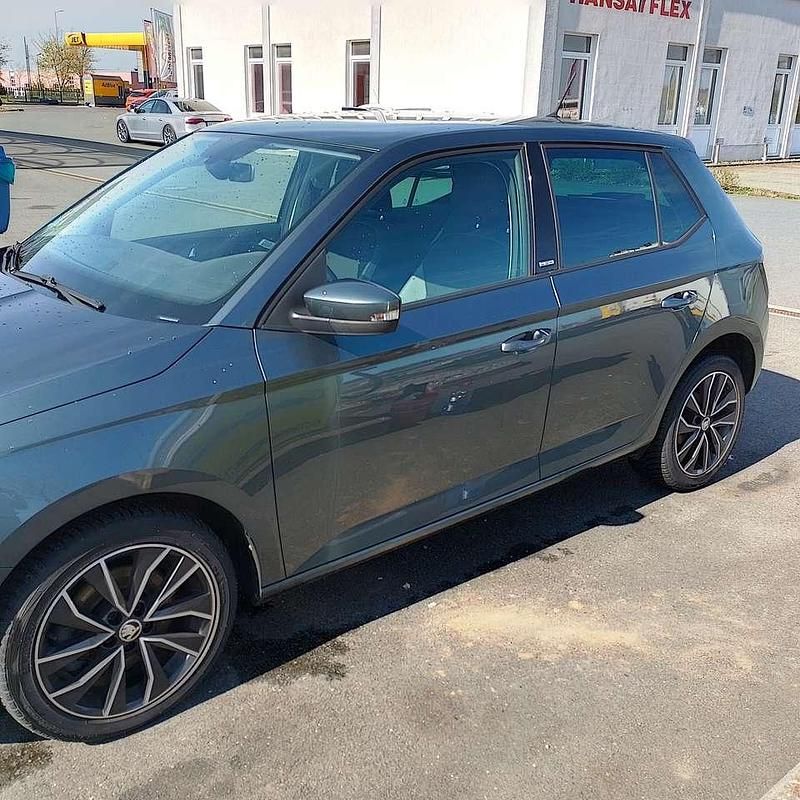 Gebraucht Skoda Fabia Joy 110 PS (80 kW) 2016 Grau Limousine