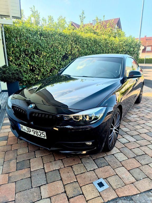 Schwarz Gebraucht 2017 BMW 318 Gran Turismo Advantage Limousine | 13.900 € (Guter Preis) - Bild 1/4
