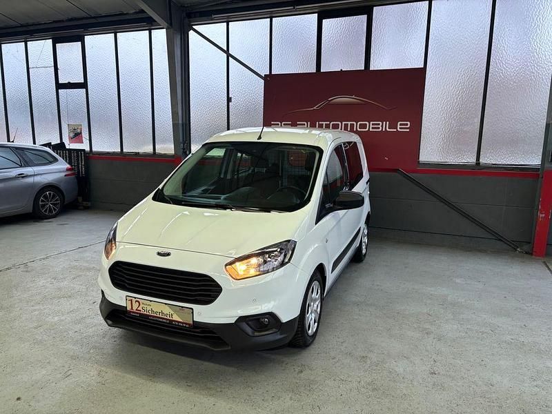 Gebraucht Ford Transit Trend 101 PS (74 kW) 2019 Weiß Van / Kleinbus
