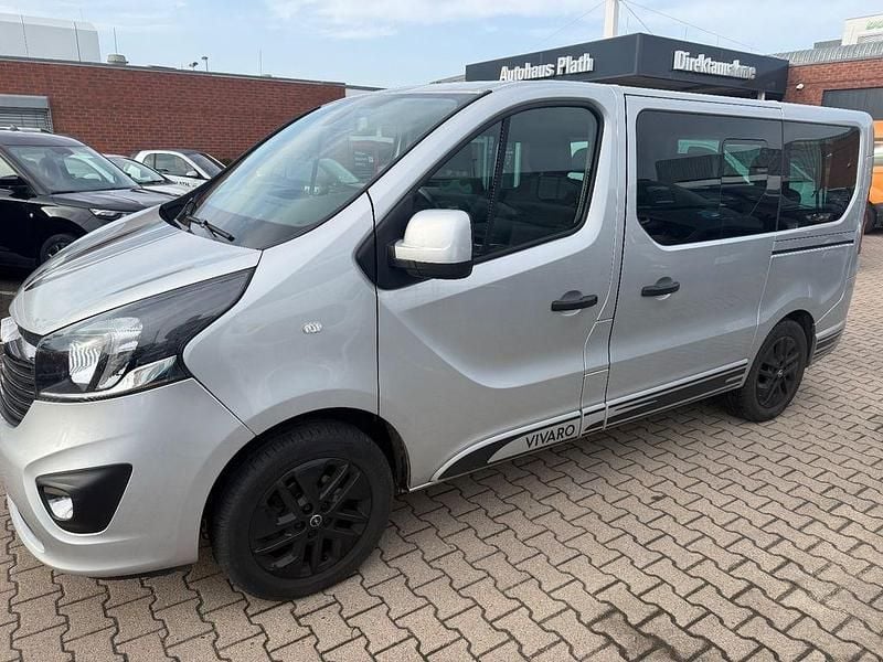 Gebraucht Opel Vivaro 125 PS (91 kW) 2018 Silber Van / Kleinbus