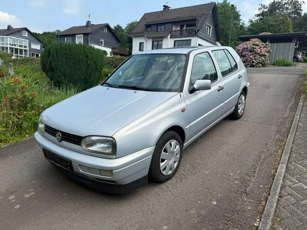 Używany VW Golf III 60 KM (44 kW) 1997 Srebrny Sedan/Limuzyna