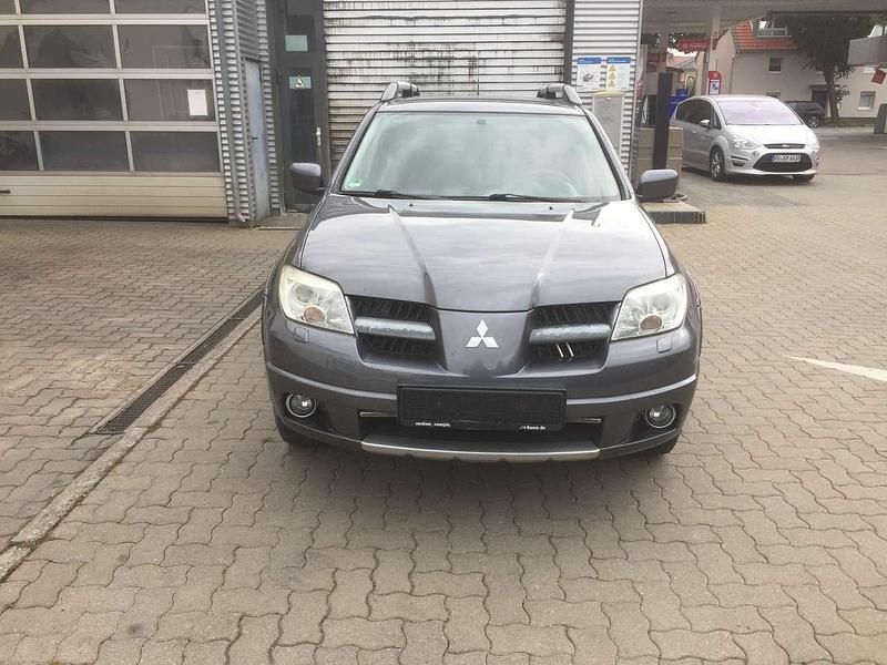 Gebraucht Mitsubishi Outlander 160 PS (117 kW) 2006 Grau SUV