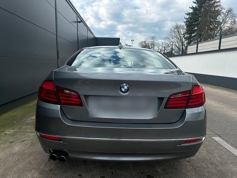 Gebraucht BMW 520 184 PS (135 kW) 2013 Grau Limousine