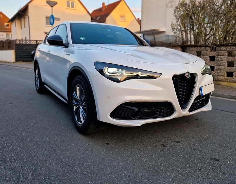 Weiß Gebraucht 2023 Alfa Romeo Stelvio SUV | 29.999 € (Superpreis) - Bild 1/4