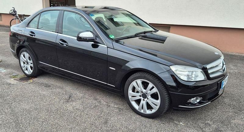 Schwarz Gebraucht 2007 Mercedes C200 Avantgarde Limousine | 5.900 € (Superpreis) - Bild 1/4
