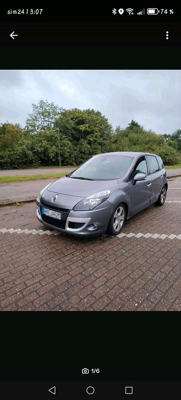 Braun Gebraucht 2009 Renault Scénic III Van / Kleinbus | 2.000 € - Bild 1/4