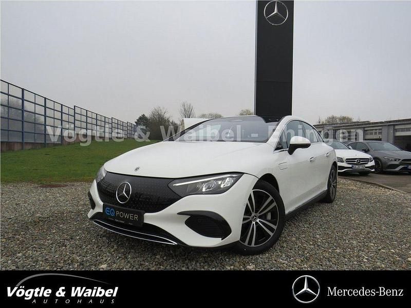 Weiß Gebraucht 2022 Mercedes EQE300 Limousine | 41.890 € (Etwas zu teuer) - Bild 1/4