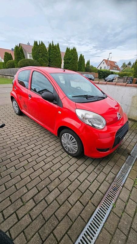 Rot Gebraucht 2010 Citroën C1 Kleinwagen | 2.100 € (Guter Preis) - Bild 1/4