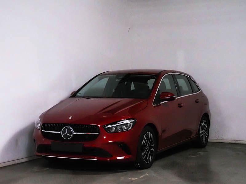 Neu Mercedes B180 136 PS (100 kW) 2025 Manufaktur lack manufaktur patagonienrot metallic Van / Kleinbus