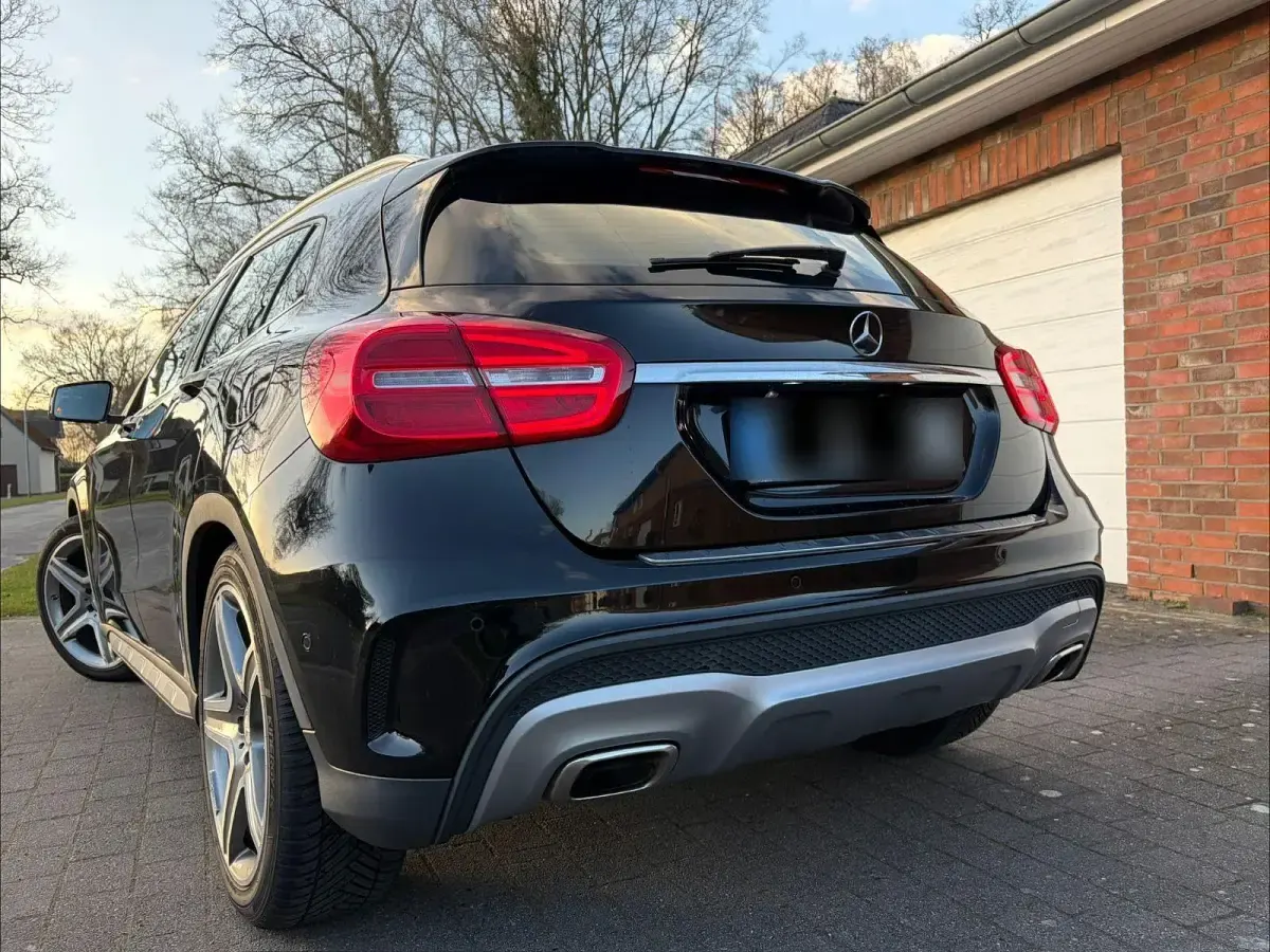 Gebraucht Mercedes GLA250 AMG line 211 PS (155 kW) 2016 Schwarz SUV