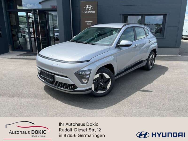 Silber (shimmering silver) Neu 2024 Hyundai Kona Basis SUV | 38.991 € (Etwas zu teuer) - Bild 1/4