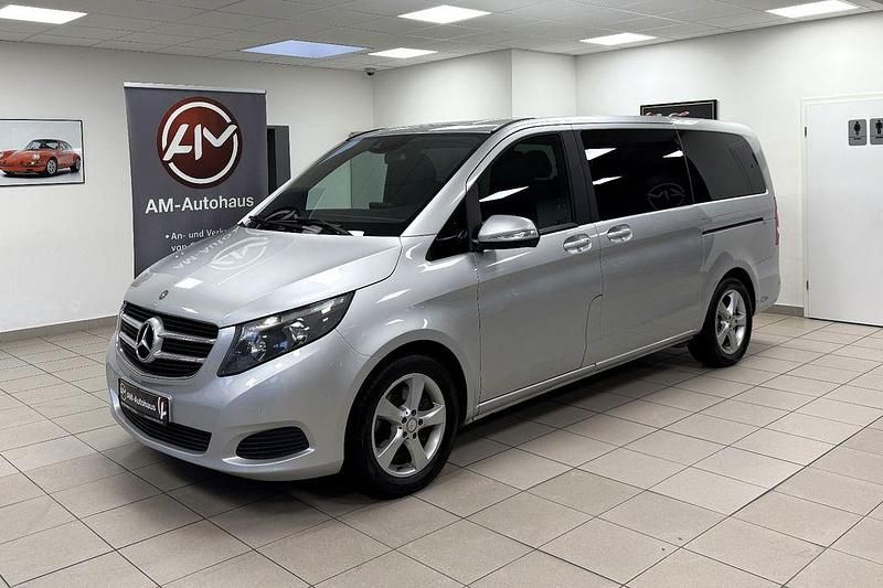 Silber Gebraucht 2015 Mercedes V250 Edition Van / Kleinbus | 24.999 € (Guter Preis) - Bild 1/4