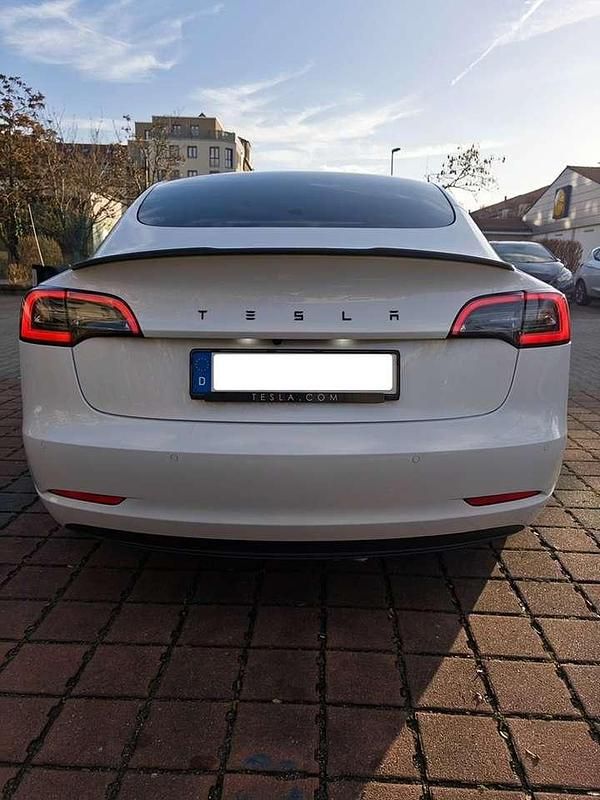 Gebraucht Tesla Model 3 Standard Range Plus 225 kW (306 PS) 2022 Weiß Limousine