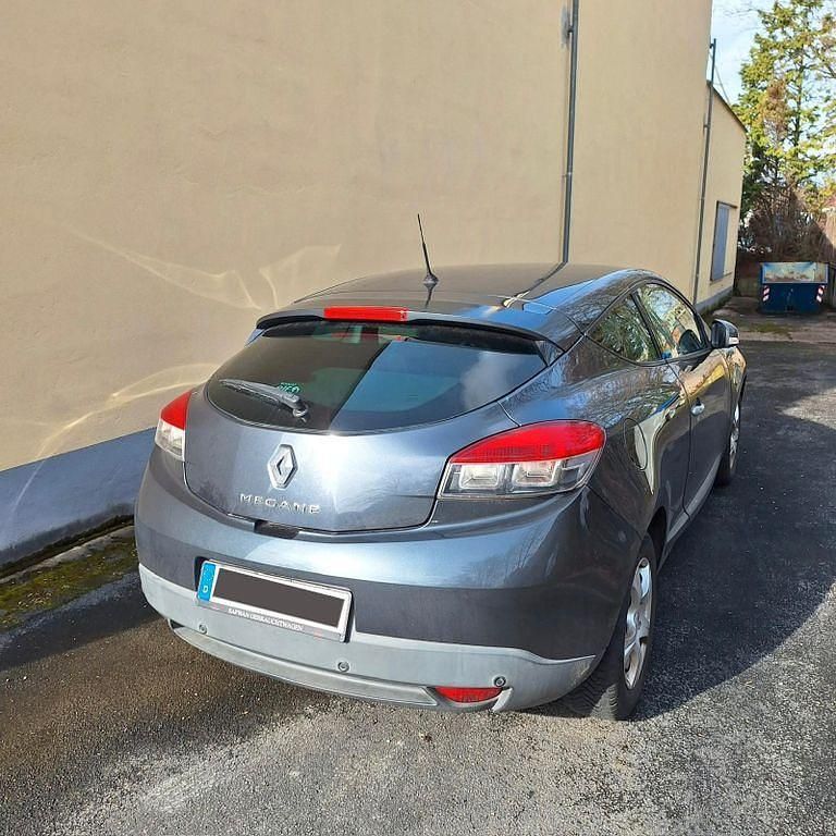 Gebraucht Renault Mégane III Dynamique 131 PS (96 kW) 2010 Schwarz Coupé