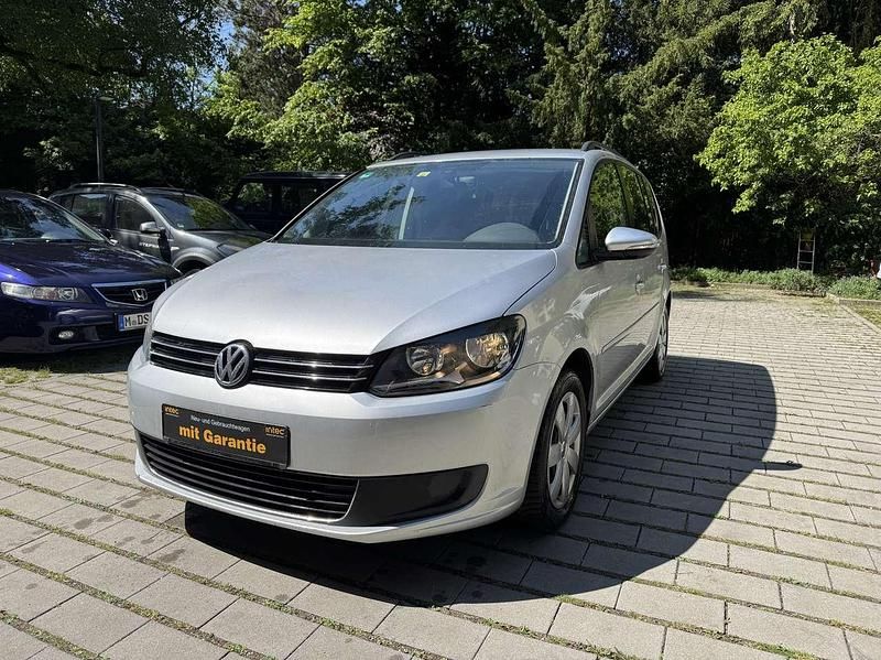 Silber Gebraucht 2012 VW Touran Comfortline Van / Kleinbus | 6.800 € (Fairer Preis) - Bild 1/4
