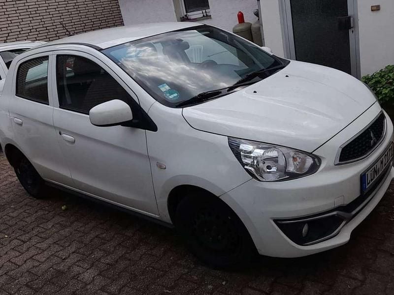 Weiß Gebraucht 2018 Mitsubishi Space Star Edition Limousine | 2.900 € (Superpreis) - Bild 1/4