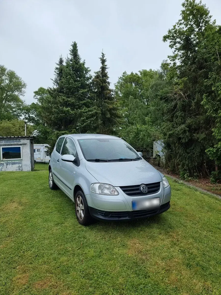 Gebraucht VW Fox 69 PS (50 kW) 2008 Silber Kleinwagen