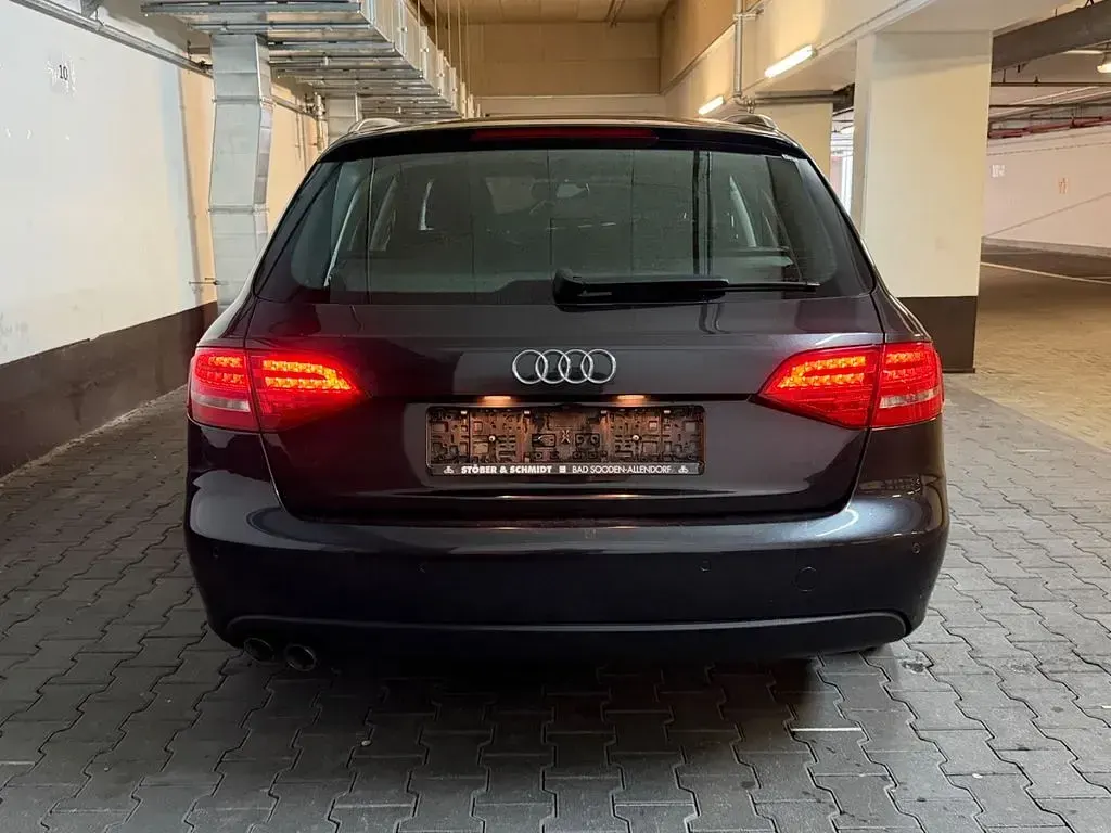 Gebraucht Audi A4 Ambition 143 PS (105 kW) 2012 Grau Kombi