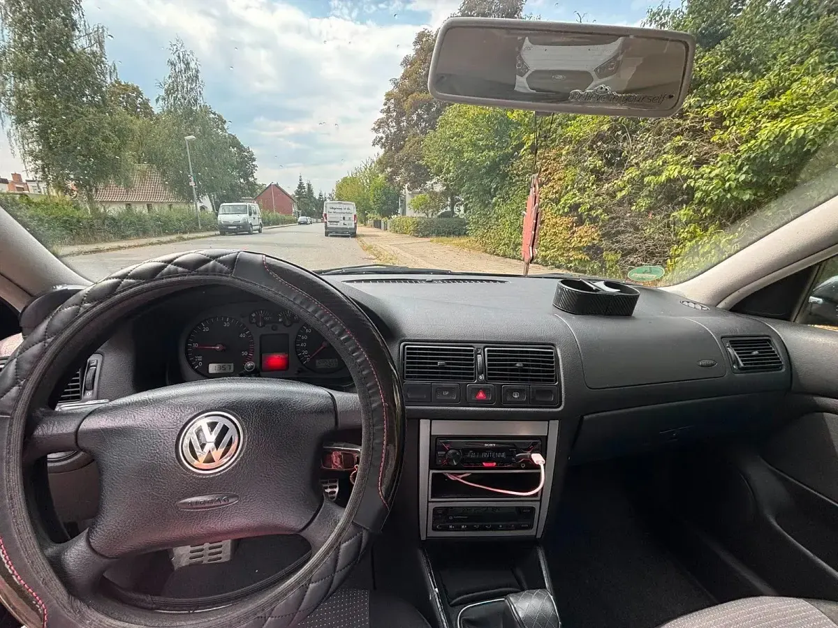 Gebraucht VW Golf IV 101 PS (74 kW) 2002 Schwarz Kleinwagen