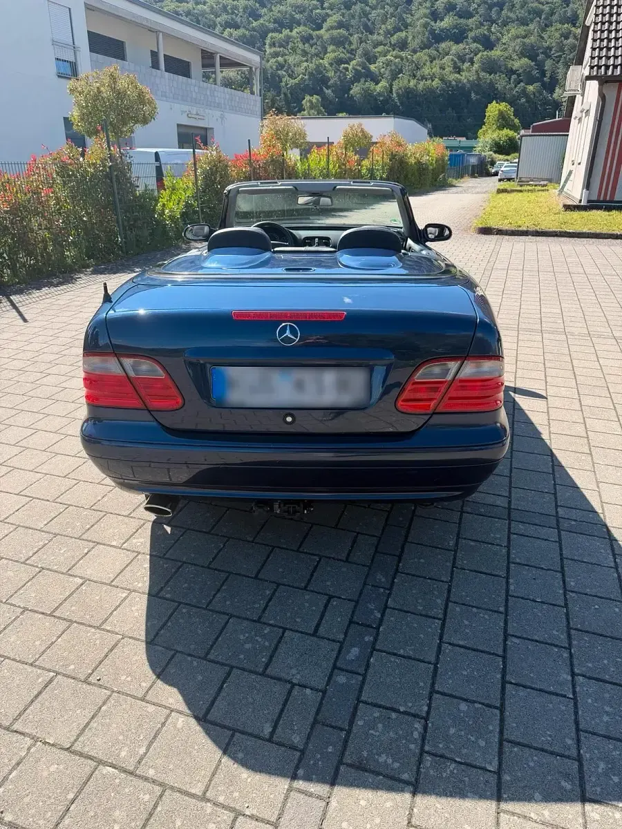 Gebraucht Mercedes CLK200 136 PS (100 kW) 2000 Blau Cabrio