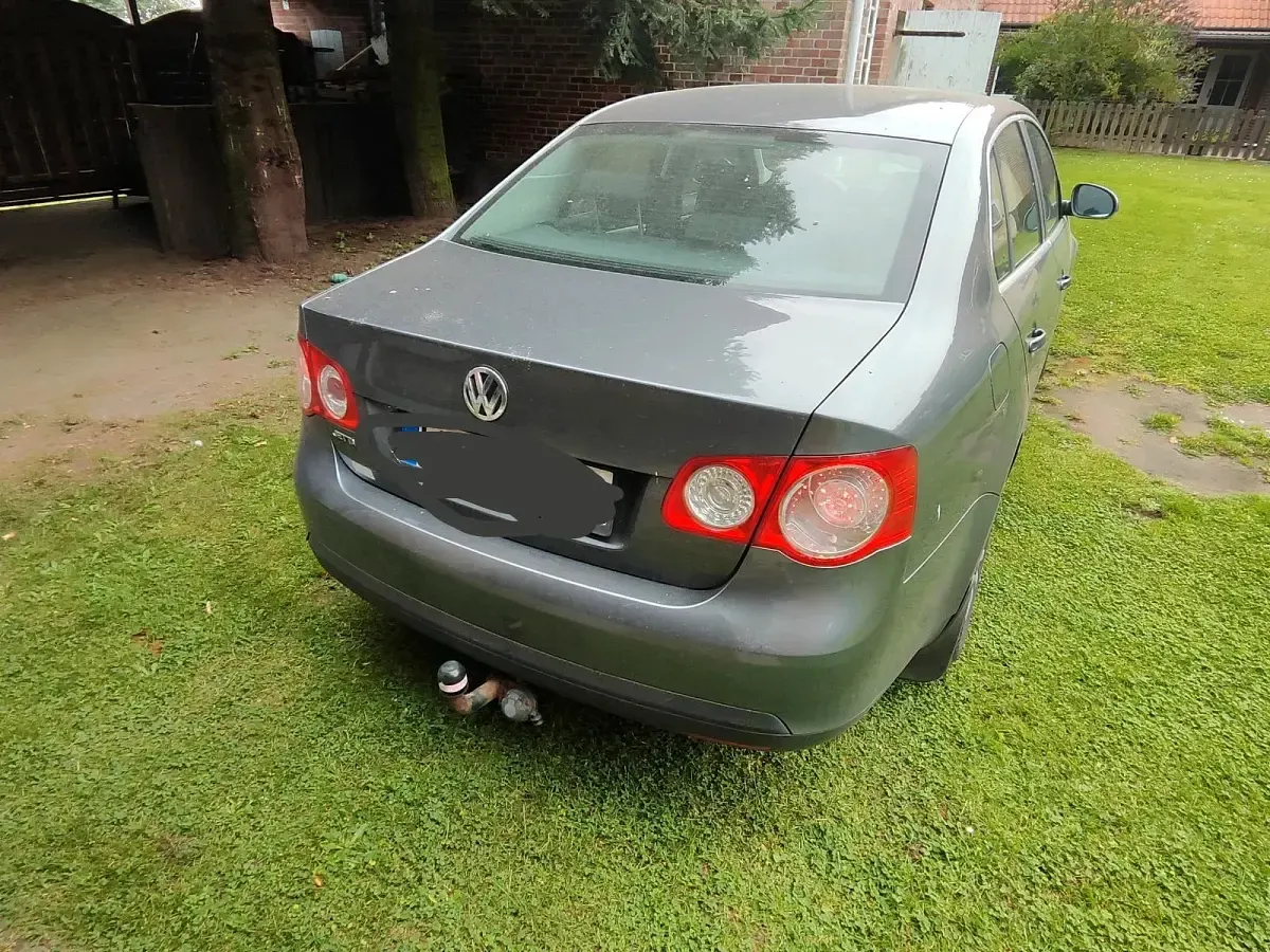 Gebraucht VW Jetta 101 PS (74 kW) 2007 Silber Limousine
