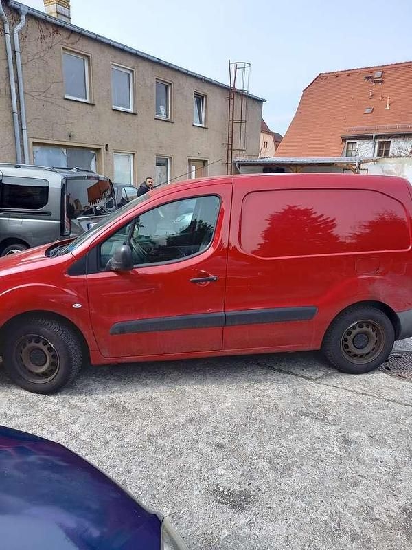 Gebraucht Citroën Berlingo Business Class 99 PS (72 kW) 2016 Rot Van / Kleinbus