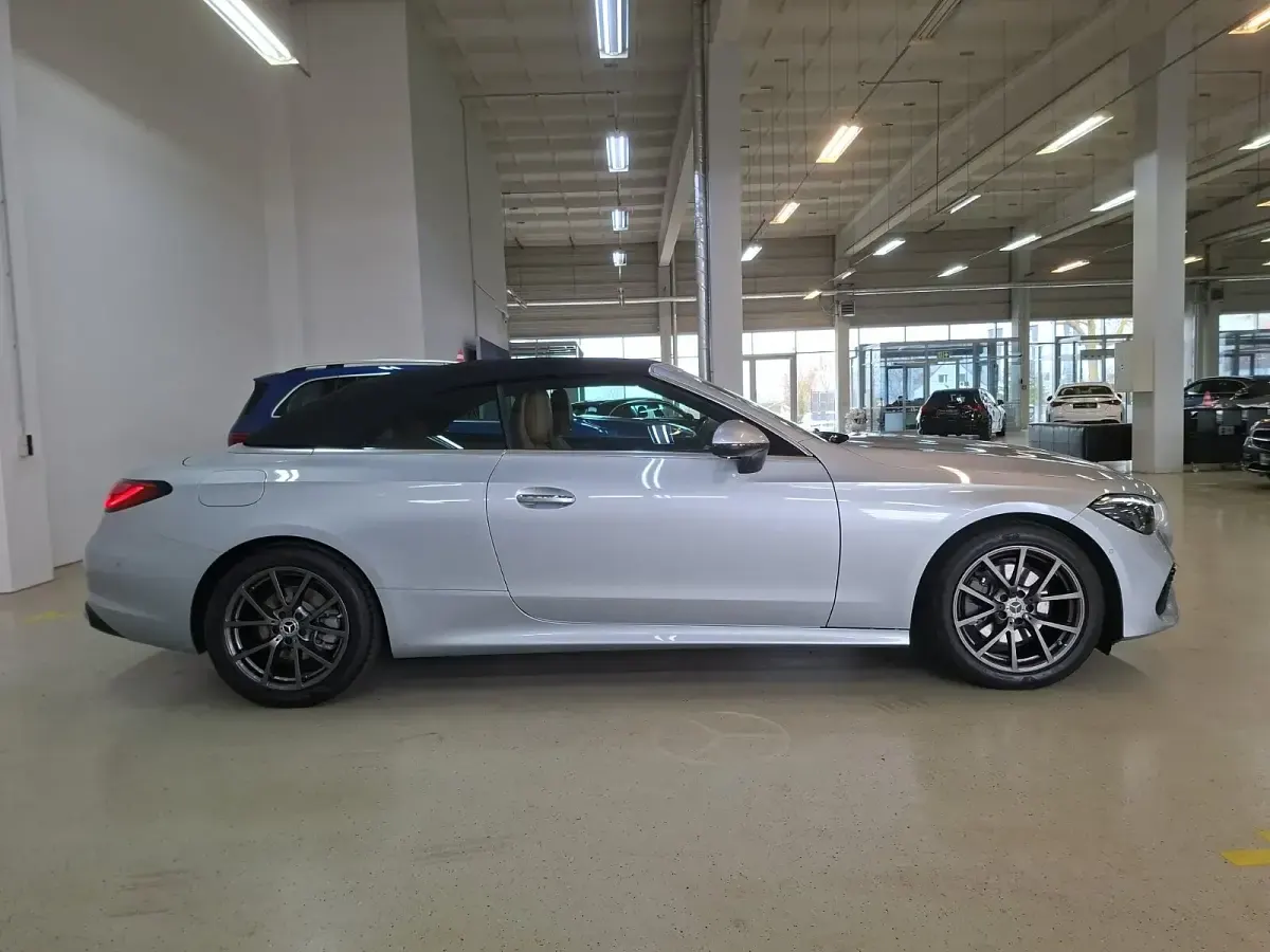 Gebraucht Mercedes CLE180 170 PS (125 kW) 2025 Metalliclack hightechsilber Cabrio